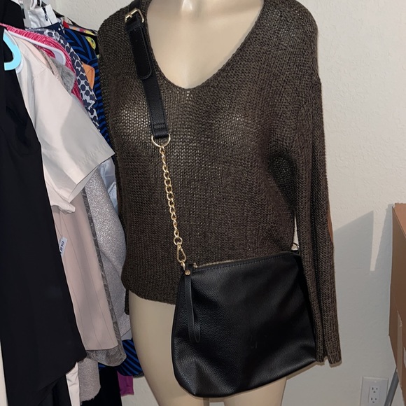 Steve Madden Black Gold Hardware Leather Crossbody Purse - Picture 3 of 9